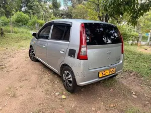 Daihatsu Mira 2006