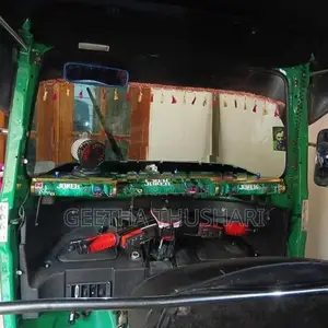 Bajaj RE 2015