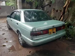 Nissan Sunny 1993