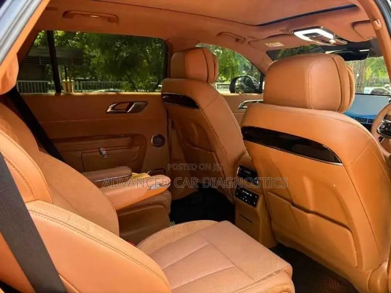 Hongqi R Royce E HS9 2026
