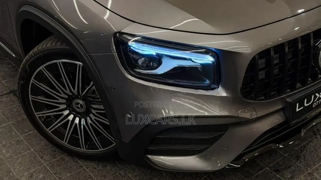 Mercedes Benz GLB 180 AMG LINE Plus 2025