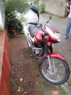 TVS Victor 2005