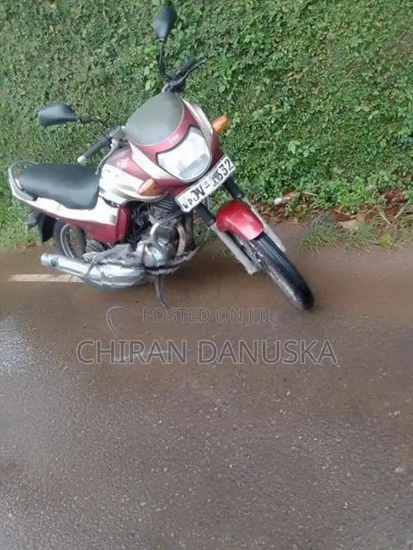 TVS Victor 2005