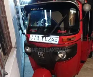 Bajaj RE 2016