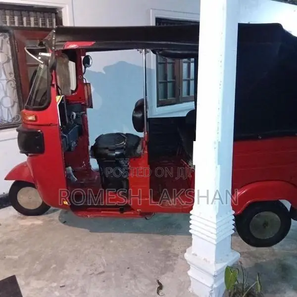Bajaj RE 2016