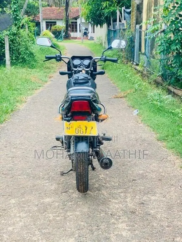 Bajaj CT100 2012