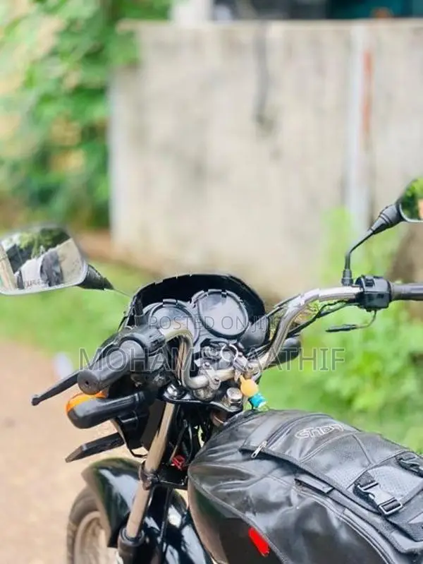 Bajaj CT100 2012