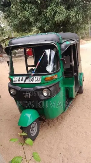Bajaj RE 2015