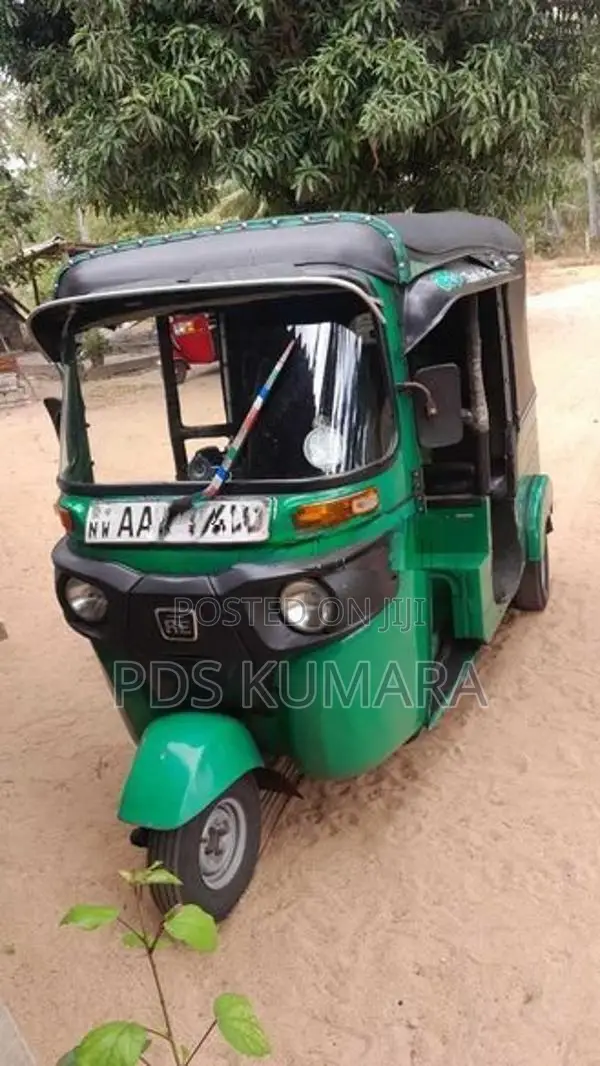 Bajaj RE 2015