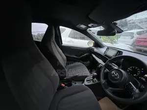 Toyota Yaris Vitz 2023
