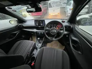 Toyota Yaris Vitz 2023