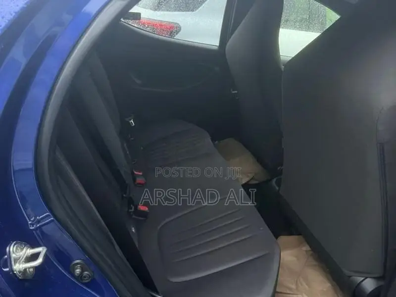 Toyota Yaris Vitz 2023