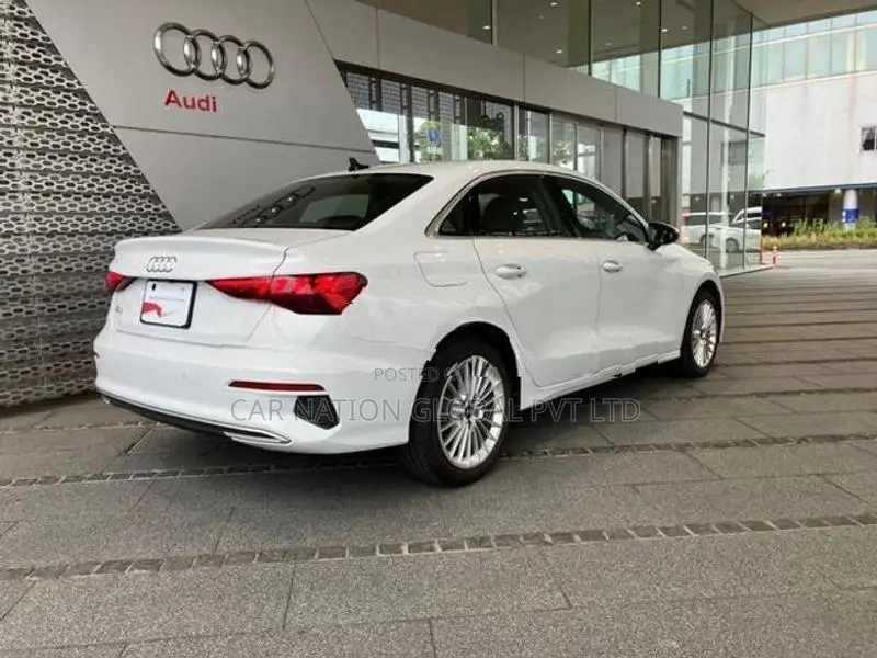 Audi A3 Sedan 30TFSI Advance 2024