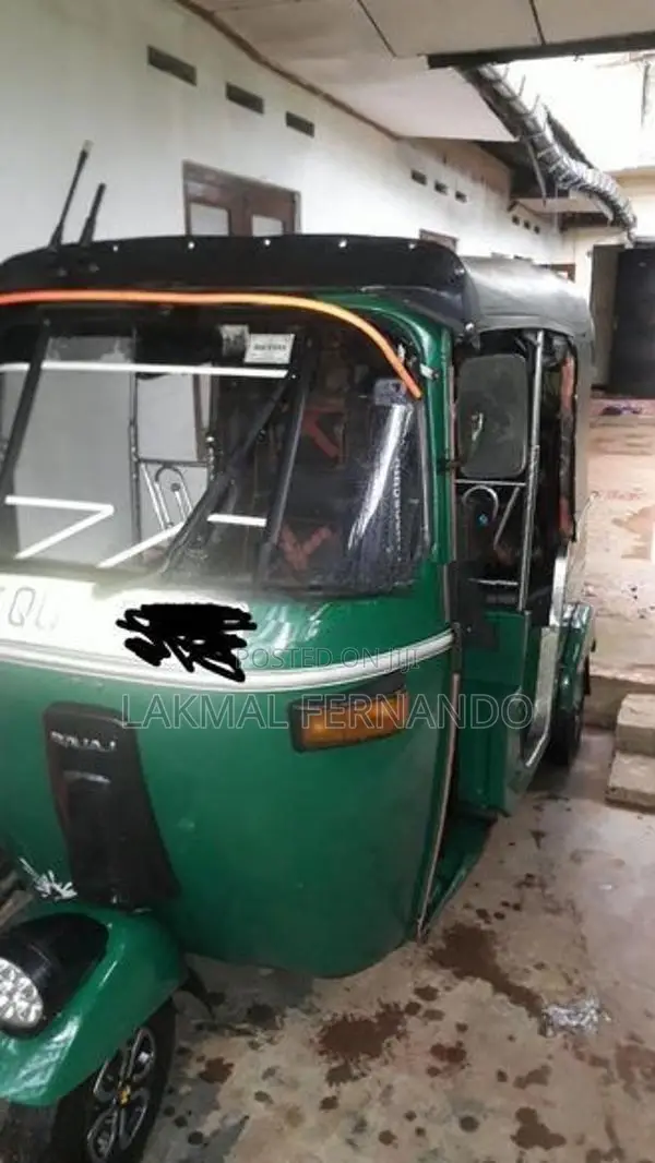 Bajaj RE 2009