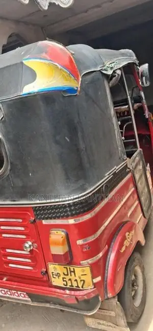 Bajaj RE 2012