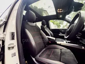 Mercedes Benz GLB 180 AMG 2025