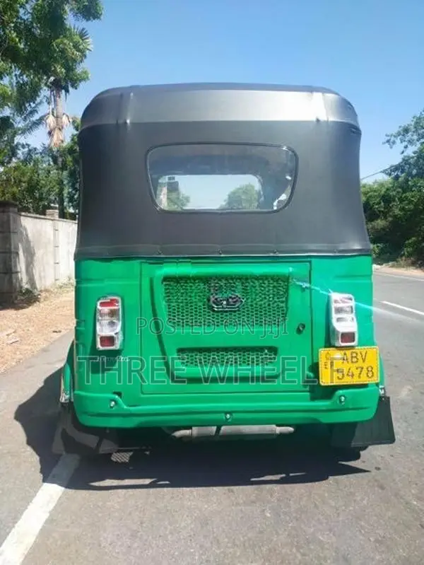 Bajaj RE 2025