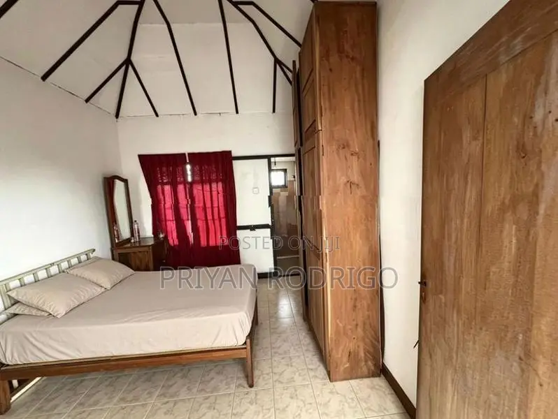 Sri Jayawardenapura Kotte - Beddagana Road 04 Bed Room House for Rent