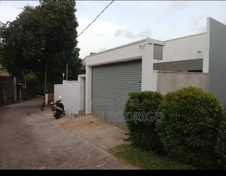 Malabe - Bangalawatta Rd 02 Storied House on 10 Perches of Land for Sa