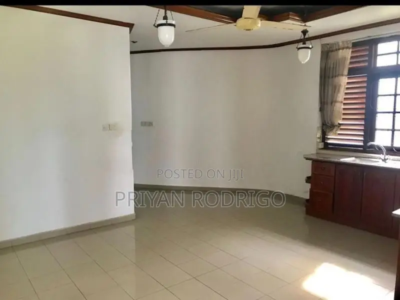 Dehiwala Nedimale, 35.7 Perches of Land with an Old House for Sale