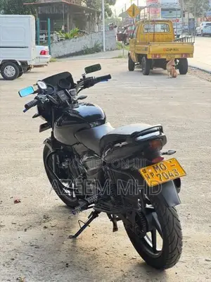 Bajaj Pulsar 180 2005