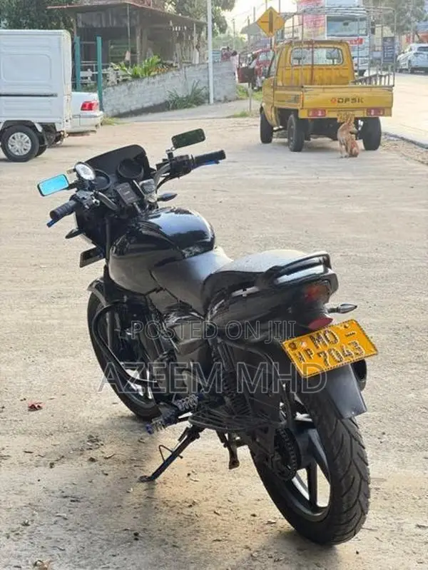 Bajaj Pulsar 180 2005