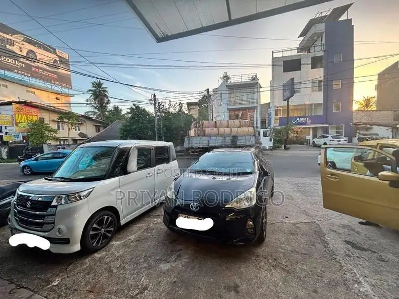 Rathmalana, Commercial Building on 11 Perches of valuable Land for Sal