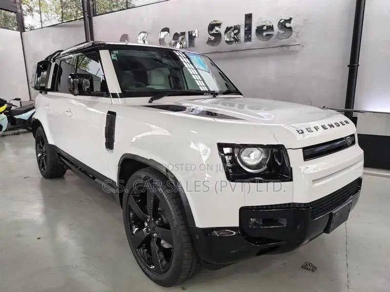 Land Rover Defender P300 X-Dynamic SE 2026
