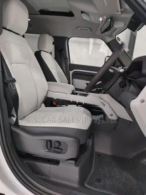 Land Rover Defender P300 X-Dynamic SE 2026