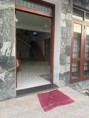 Pitakotte Rajamaha Vihara Rd 04 BR House on 8.9 Perches of Land for Sa