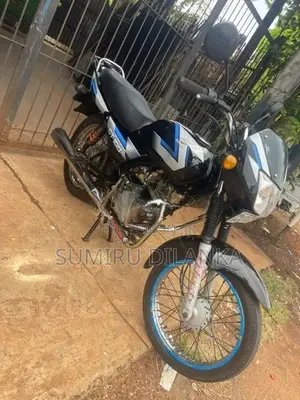 Bajaj CT100 2013