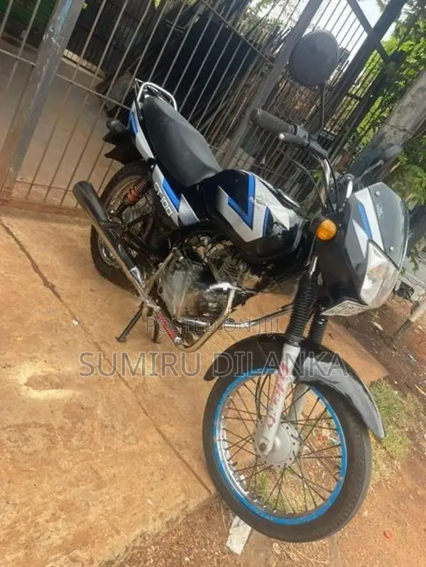Bajaj CT100 2013
