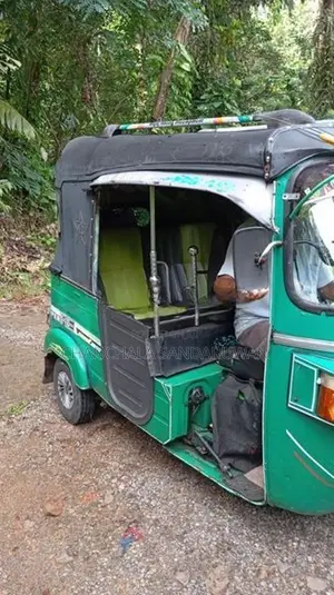 Bajaj RE 2014