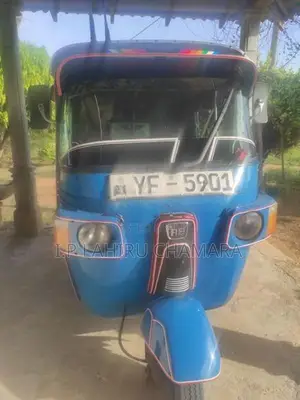 Bajaj RE 2011