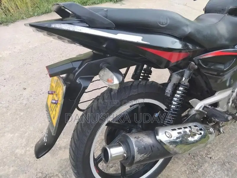 Bajaj Pulsar 150 2015