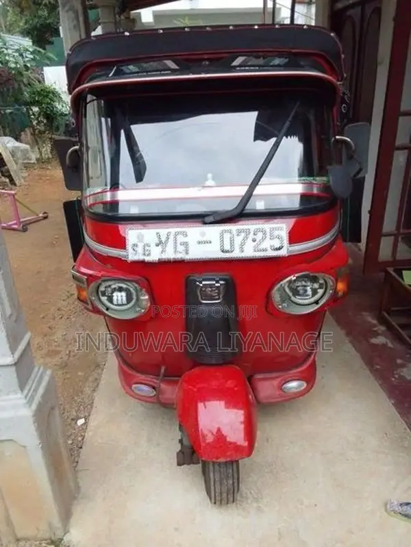 Bajaj RE 2015