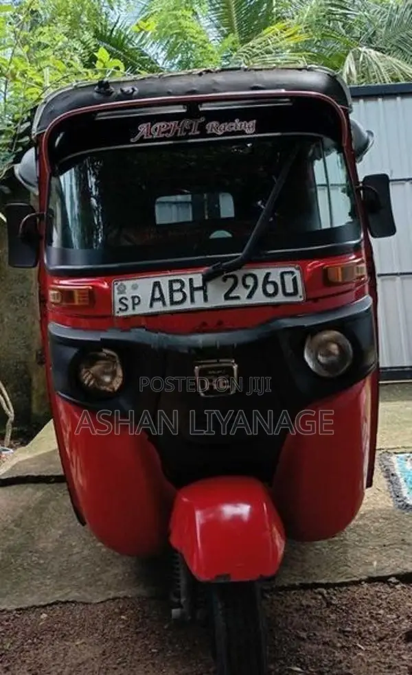 Bajaj RE 2015