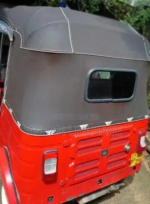 Bajaj RE 2015