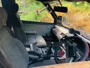 Nissan Vanette 1990