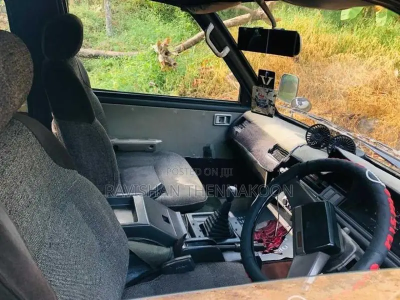 Nissan Vanette 1990