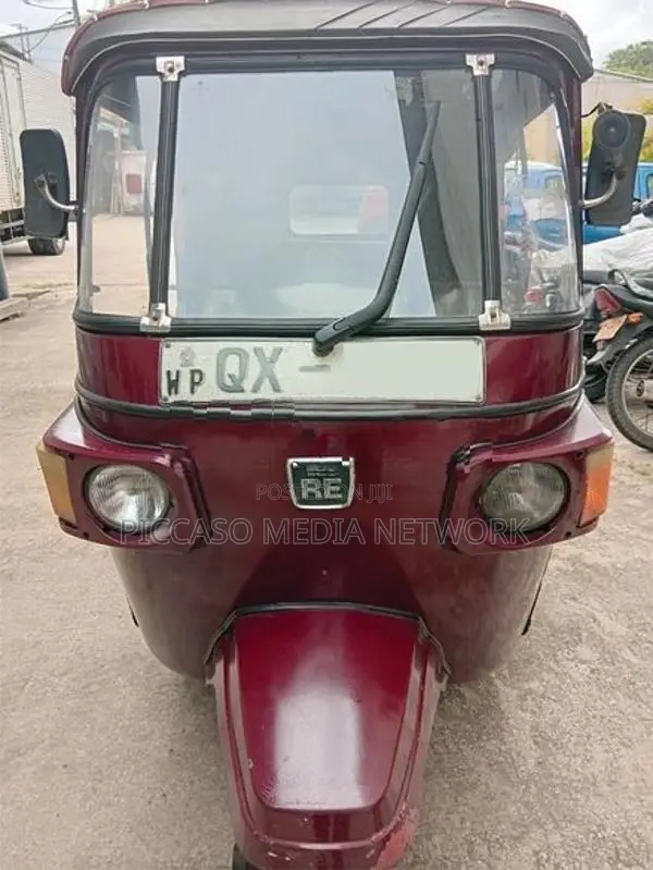 Bajaj RE 2010
