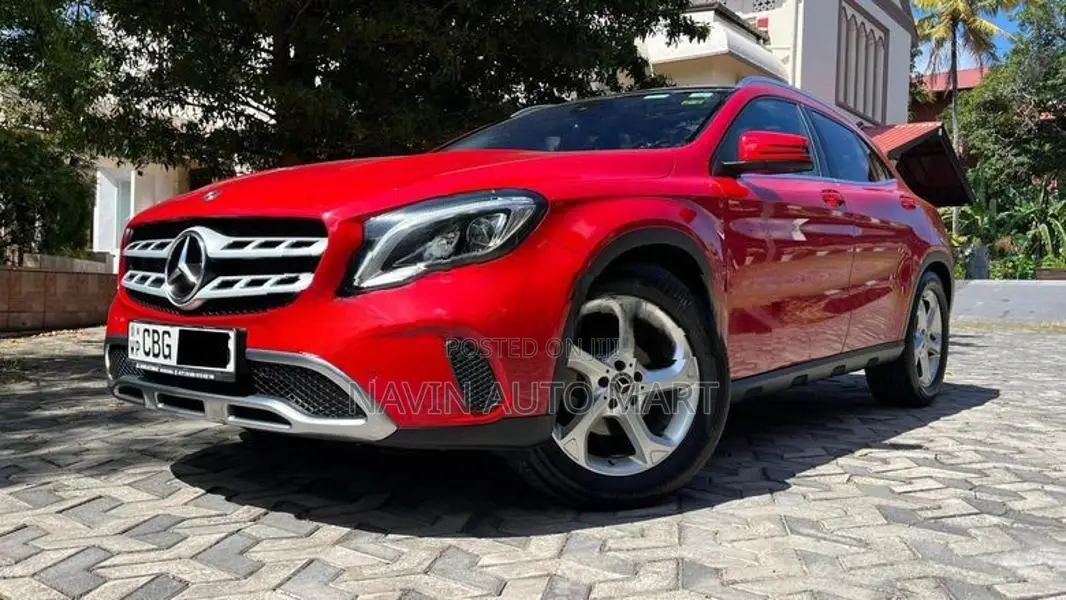 Mercedes Benz GLA 180 2018 Red