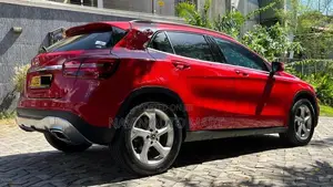 Mercedes Benz GLA 180 2018 Red