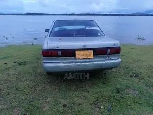 Nissan Sunny 1992