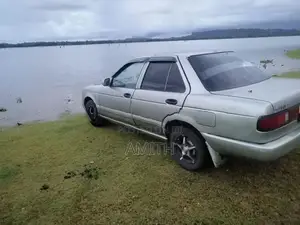 Nissan Sunny 1992