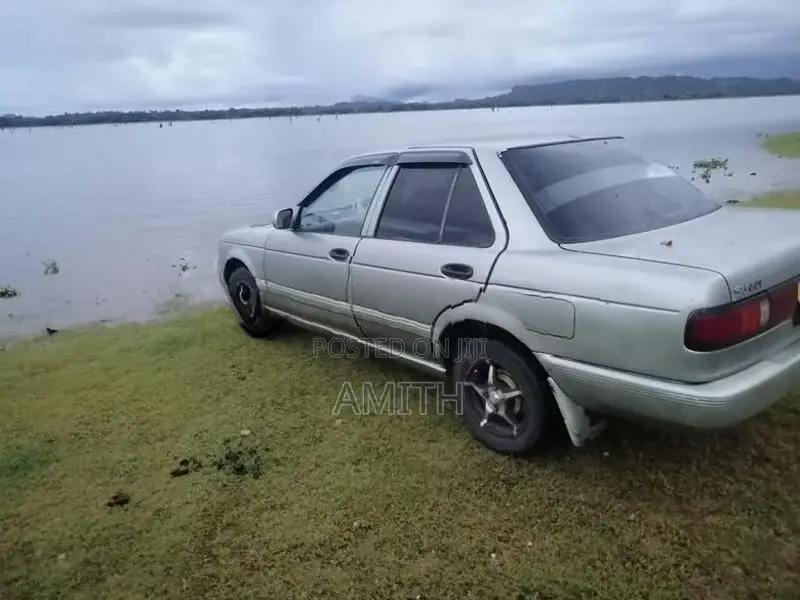 Nissan Sunny 1992