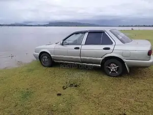 Nissan Sunny 1992