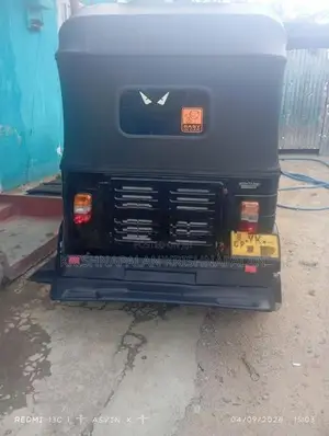 Bajaj RE 2011