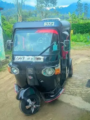Bajaj RE 2011