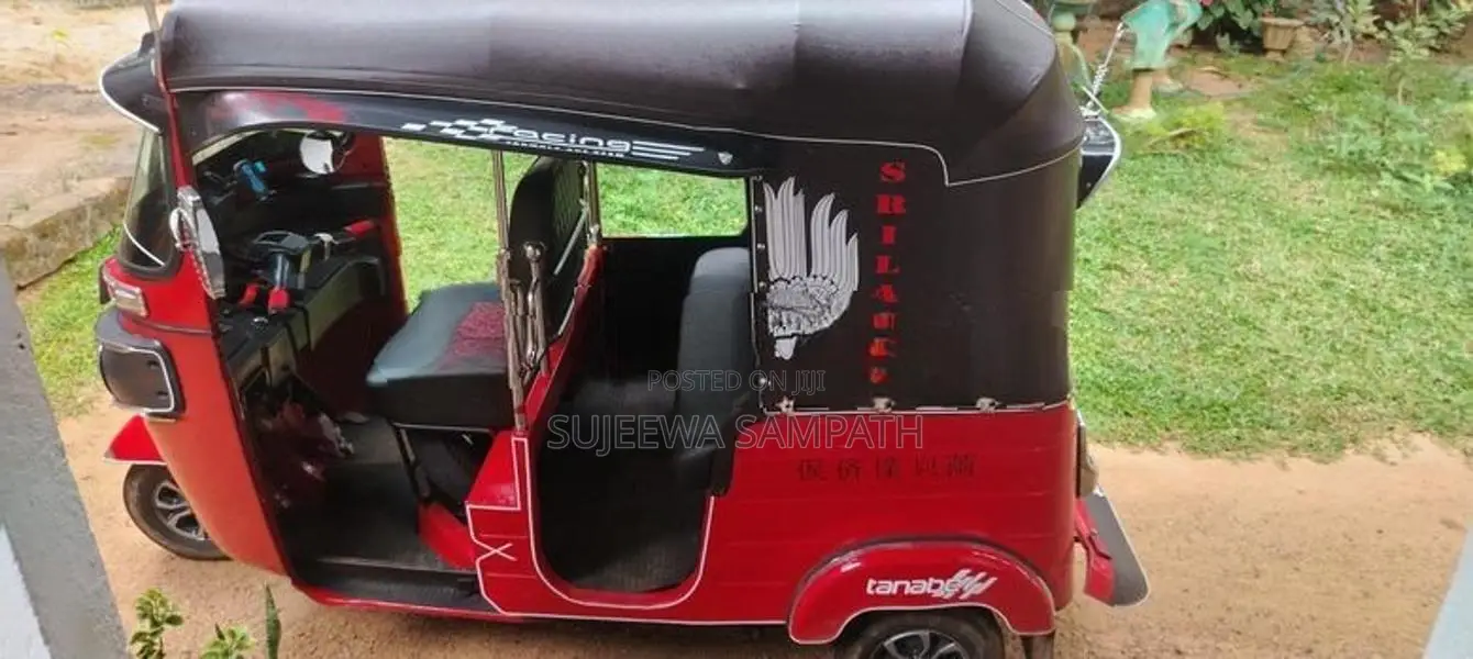 Bajaj RE 2014